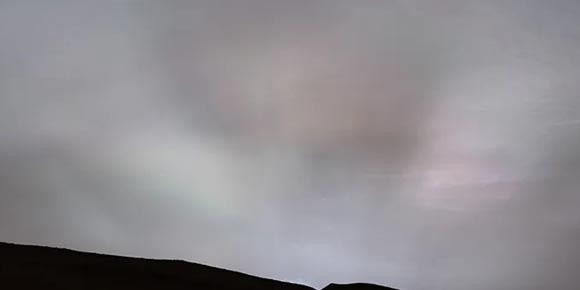 ¡Sorprendente! ROBOT CURIOSITY capta primeras imágenes del cielo de Marte atravesadas por rayos del sol