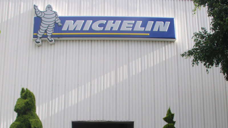Michelin cerrará planta de llantas en Querétaro; se fusionará con la de León, aclara Ebrard