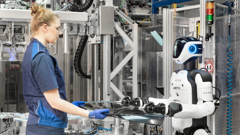 BMW desplegará robots humanoides en centros de producción en Alemania