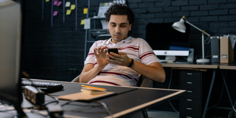 ¿Si no tienes celular no tienes trabajo? Es una realidad para muchos