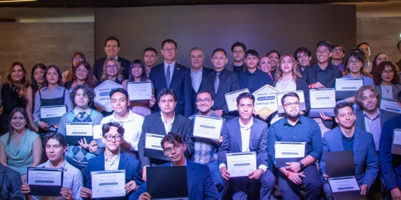Samsung y CENEVAL fortalecen alianza para impulsar la formación en IA entre jóvenes mexicanos