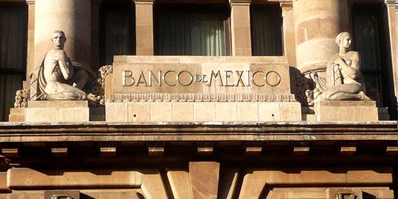 El Banco de México aumenta tasa de interés de 9.25 a 10%