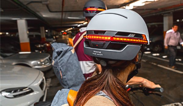 Huawei lanza el casco inteligente con llamadas Bluetooth y señales LED