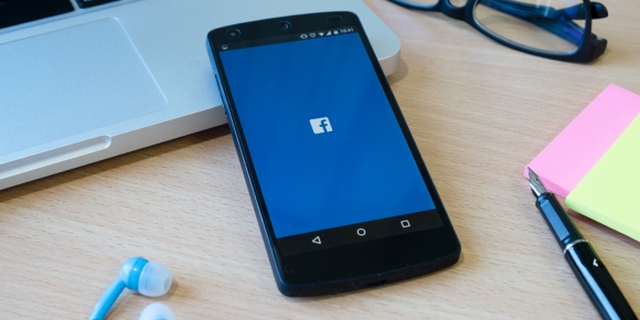 Facebook prueba llamadas de voz y video desde su app principal