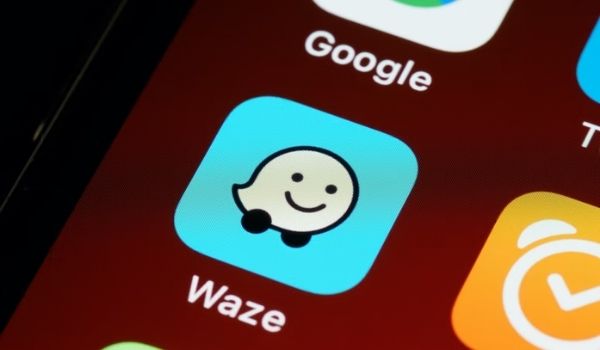 ¿Cómo utilizar Waze para buscar la gasolinera más barata?