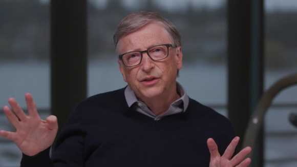 Bill Gates explica el aumento de contagios de COVID-19 y predice para cuándo la vacuna