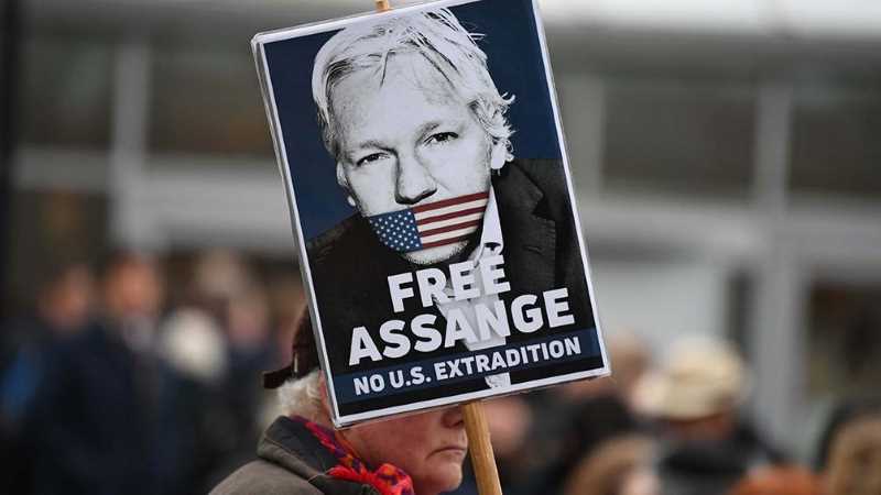 ¿AMLO ofrece asilo político al fundador de WikiLeaks?